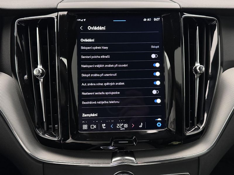 Volvo XC60 B5 AWD BLACK EDITION AUT  - fotka 43 z 49