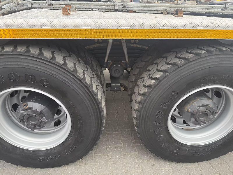 Scania P 450 8x4 Hiab nosič kontejner - fotka 8 z 14