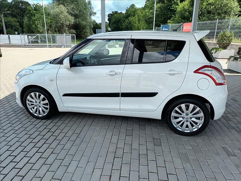Suzuki Swift 1,2 ČR,1MAJ,SERVISKA,AUTOMAT - fotka 8 z 39
