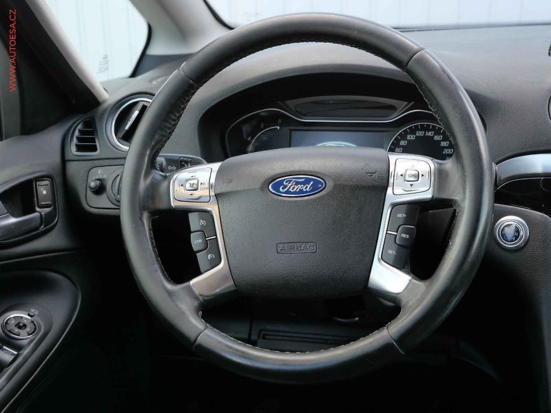 Ford S-MAX (2014) 2.0 TDCi, AT, tempo, kamera - fotka 11 z 23
