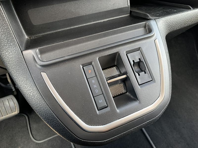 Toyota ProAce Verso L2 VIP WEBASTO 2.0 D-4D AT8 - fotka 23 z 32