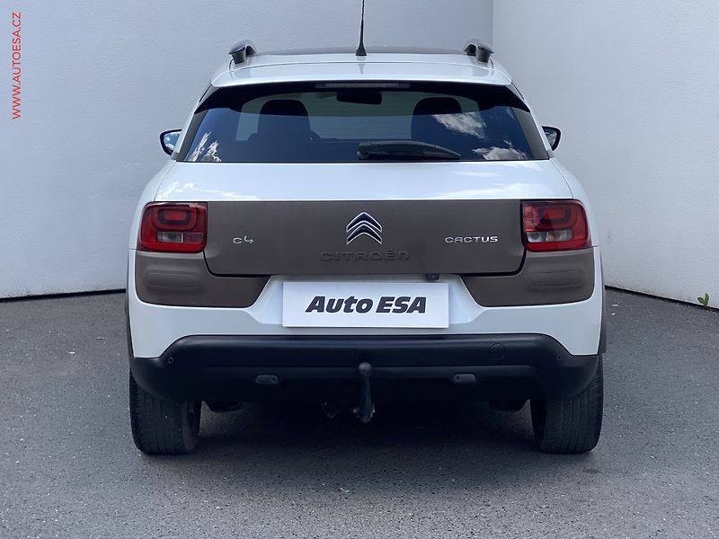Citroën C4 Cactus (2014) 1.6 HDi, Shine, AT, panor - fotka 5 z 20