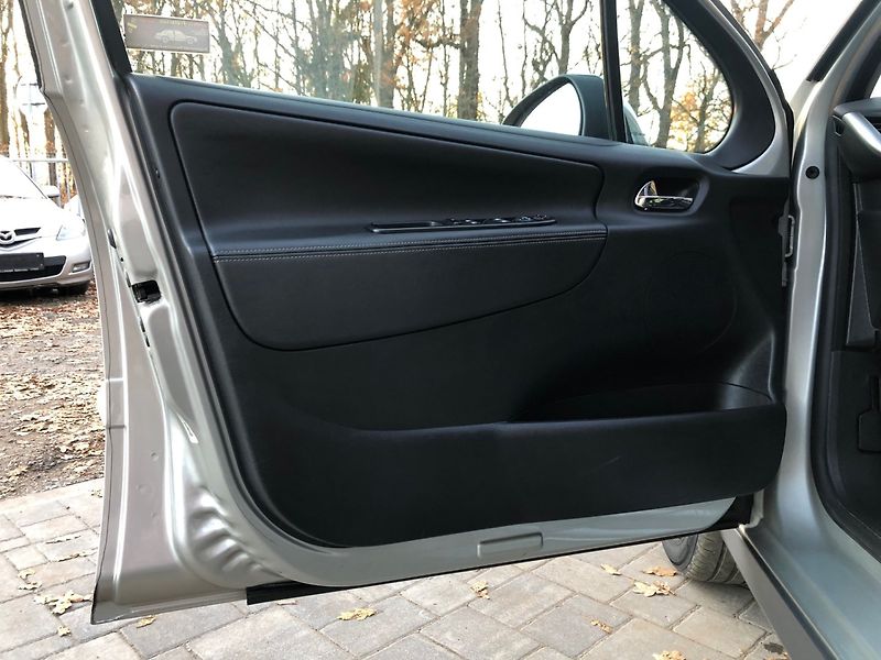 Peugeot 207 (2008) 1.6 HDi OUTDOOR - fotka 8 z 29