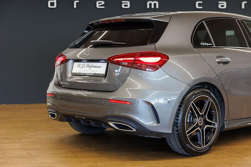 Mercedes-Benz Třídy A (2024) A 200d AMG Line - fotka 10 z 39