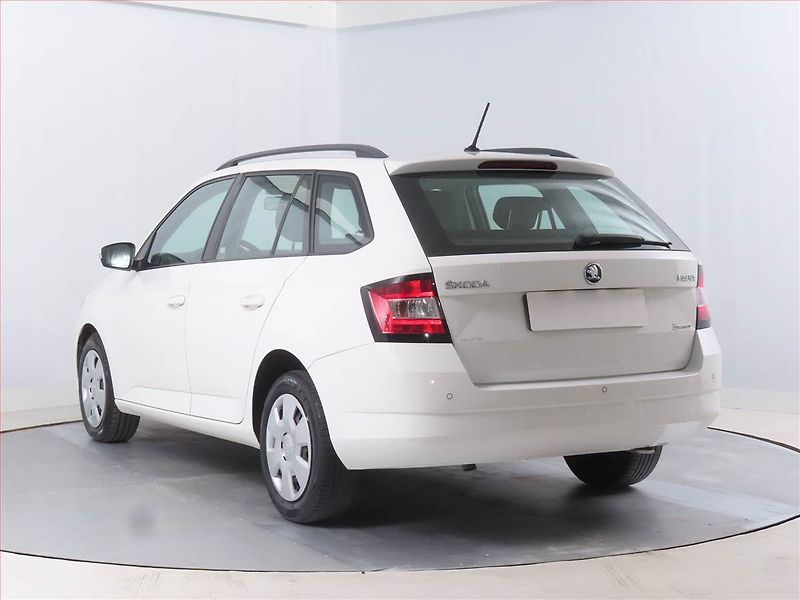 Škoda Fabia (2018) 1.4 TDI, Park. senzory - fotka 4 z 15
