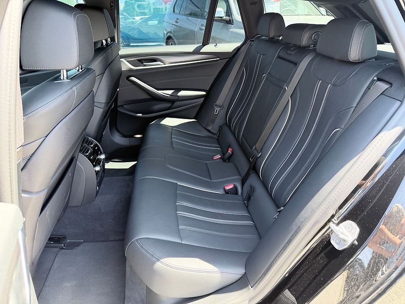 BMW Řada 5 530d Touring, Natáčecí náprava - fotka 13 z 26