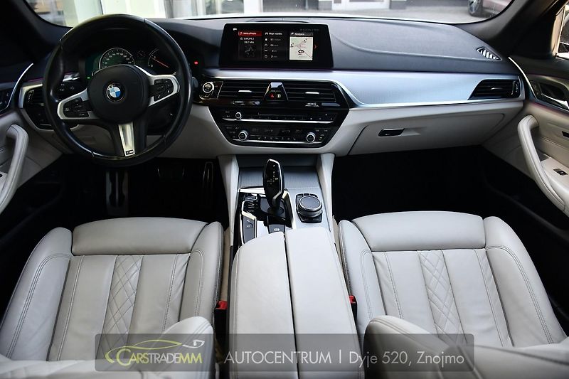 BMW Řada 5 520d - fotka 21 z 58
