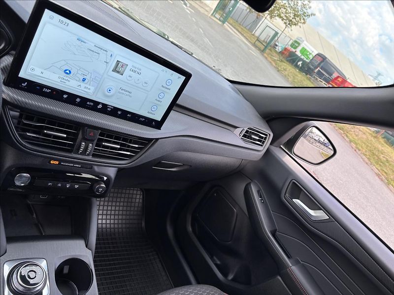 Ford Kuga 1,5 EcoBoost 137kW ST-Line - fotka 36 z 37