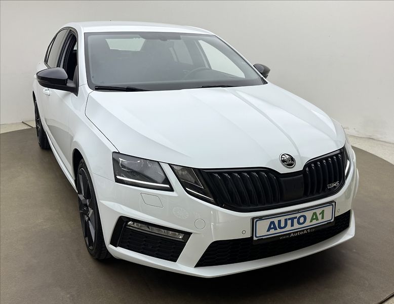 Škoda Octavia 2,0 135kW RS CHALLENGE 1MAJ ČR - fotka 3 z 43