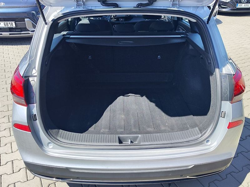 Hyundai i30 1.0 T-GDI/88kW Comfort - fotka 9 z 26