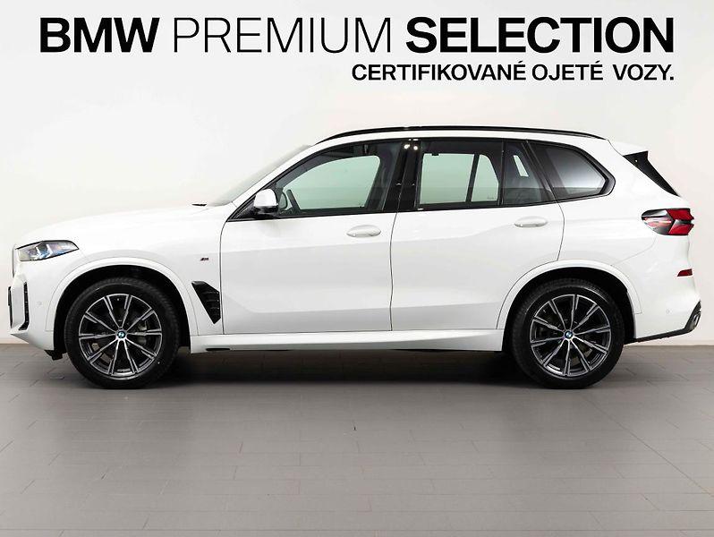 BMW X5 xDrive40i - fotka 3 z 23