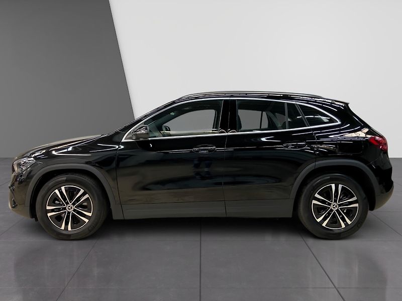 Mercedes-Benz GLA 180 LED Kamera Vyhř.Volant - fotka 3 z 13