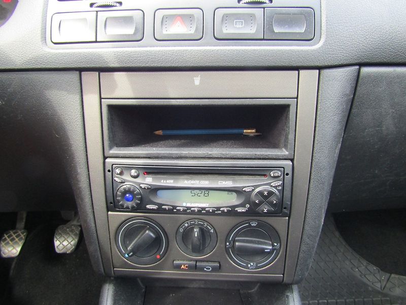 Volkswagen Bora (2000) 1.9 TDI 66kW  BEZ KOROZE - fotka 30 z 33