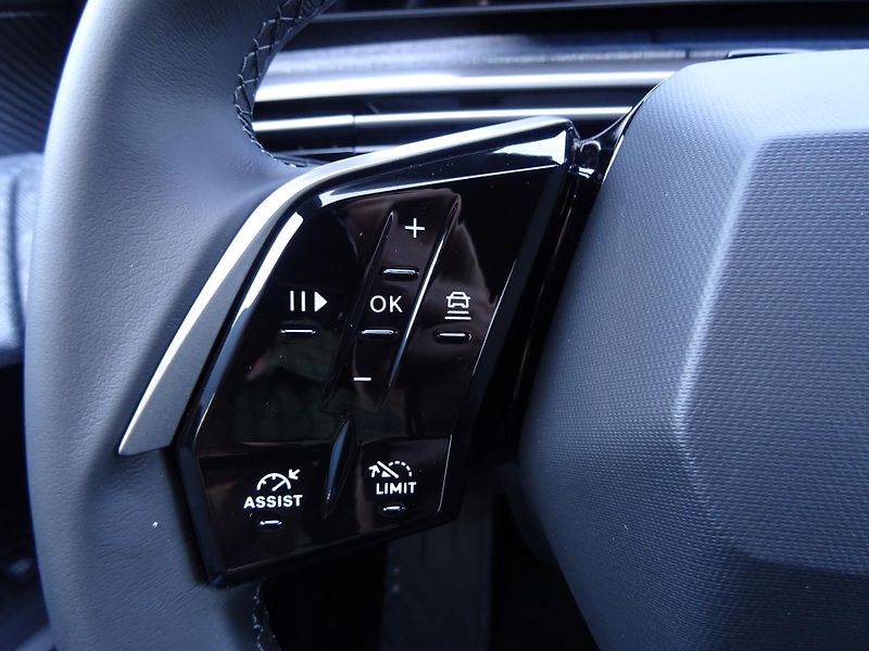 Peugeot 3008 (2026) BUSINESS Hybrid 145k e-DCS6 - fotka 26 z 49