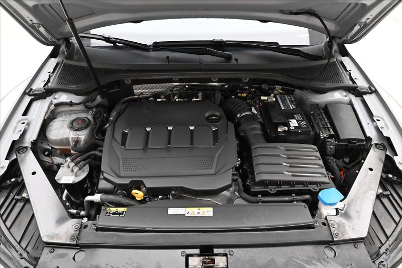 Volkswagen Passat 2,0 TDI 110 kW DSG Business Zá - fotka 9 z 32