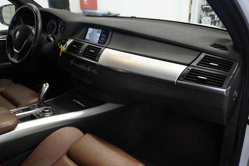 BMW X5 3.0d XDRIVE AUTOMAT - fotka 27 z 30