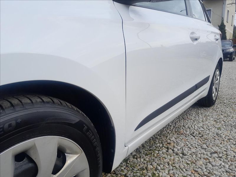 Hyundai i20 FC 1,2i 55kW - fotka 13 z 48