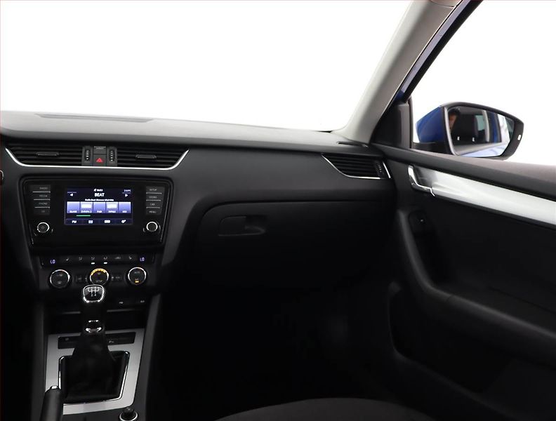 Škoda Octavia (2014) Style 1.6 TDI, Xenony - fotka 8 z 22