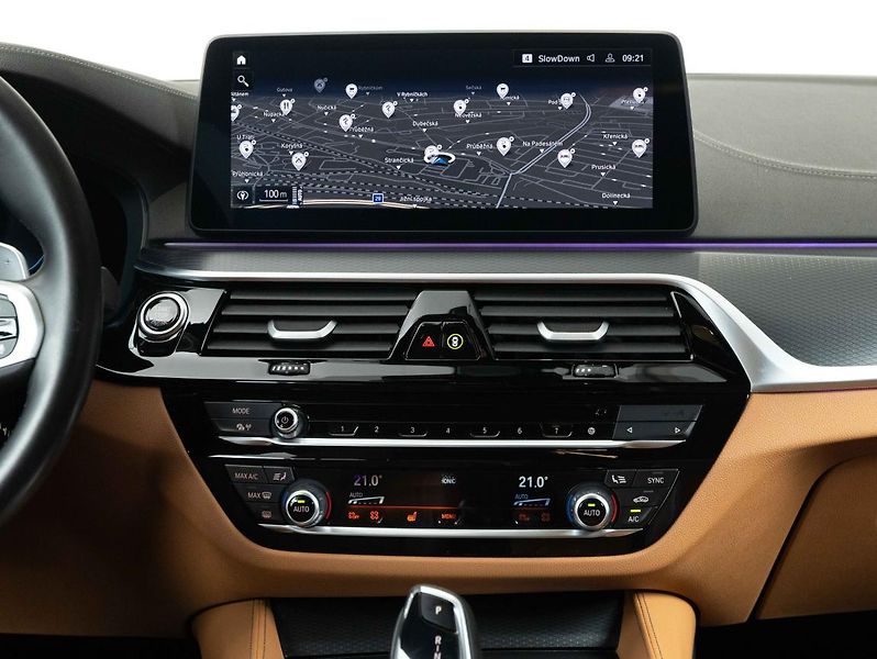 BMW Řada 5 545e xDrive Sedan - fotka 14 z 23