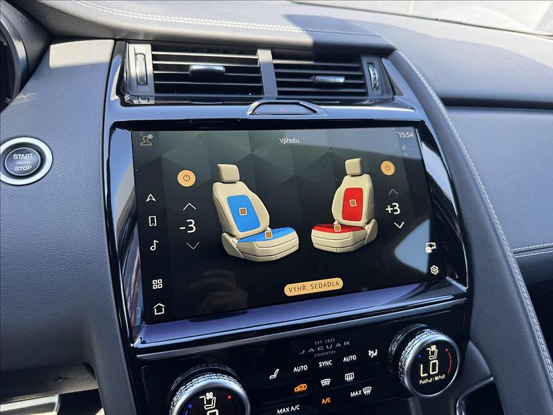 Jaguar E-Pace 1,5 P300e R-Dynamic SE AWD AT - fotka 22 z 34