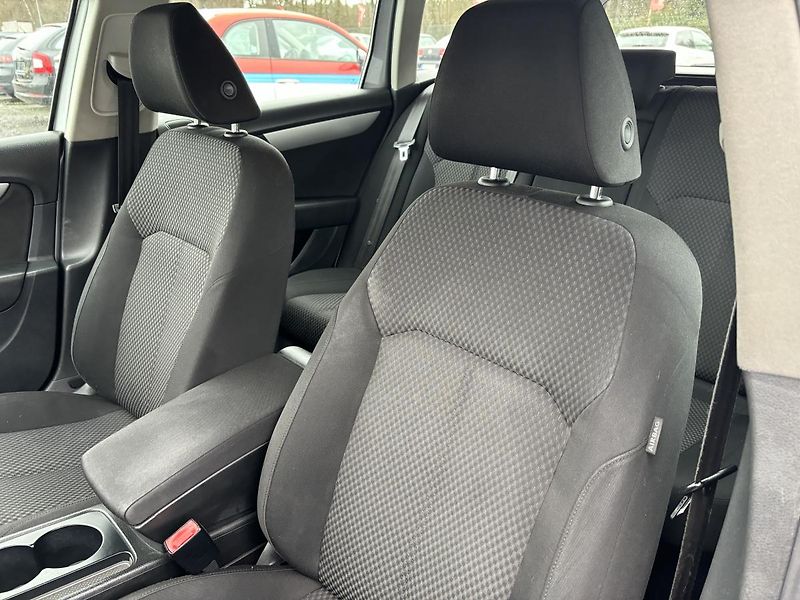 Volkswagen Passat 1.4 TSI - fotka 13 z 19