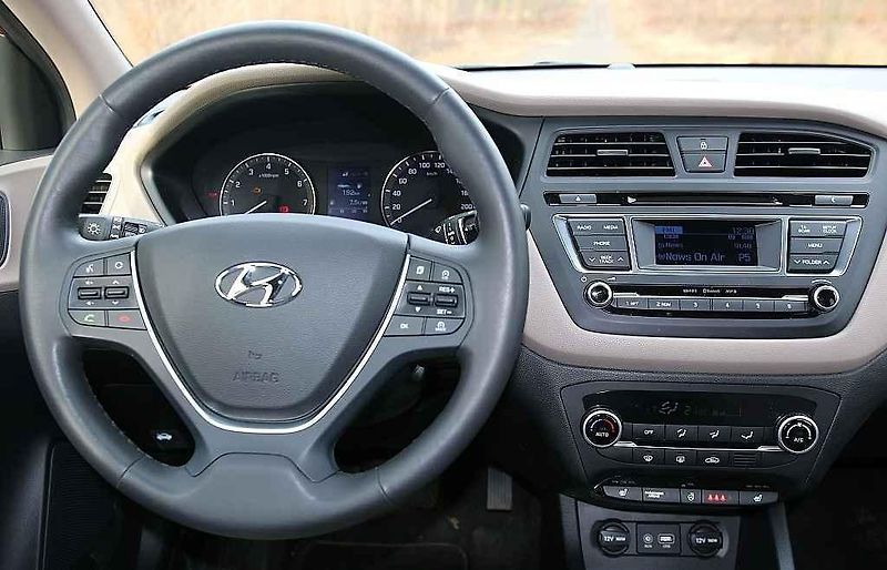 Škoda Fabia a Hyundai i20 (zleva).