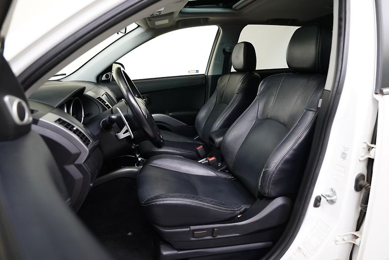 Mitsubishi Outlander - fotka 11 z 22
