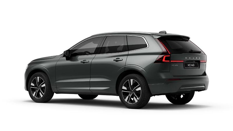 Volvo XC60 (2026) B5 PLUS - fotka 5 z 13