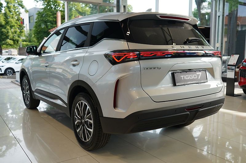 Chery Tiggo 7 PHEV (2026) UNIQUE 1.5 TGDI HEV - fotka 5 z 34