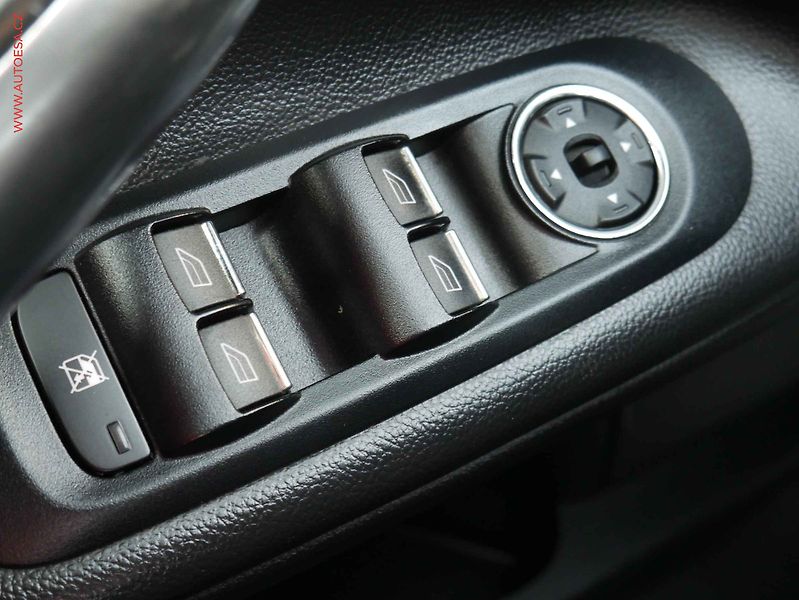Ford Mondeo (2010) 2.0TDCi - fotka 11 z 21