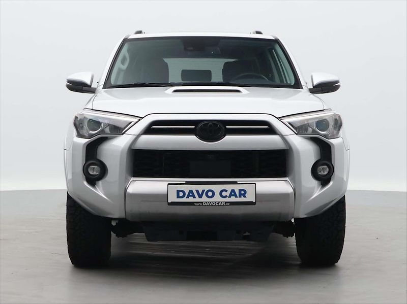 Toyota 4Runner 4,0 L V6 202kW 4WD AUT LED - fotka 2 z 28