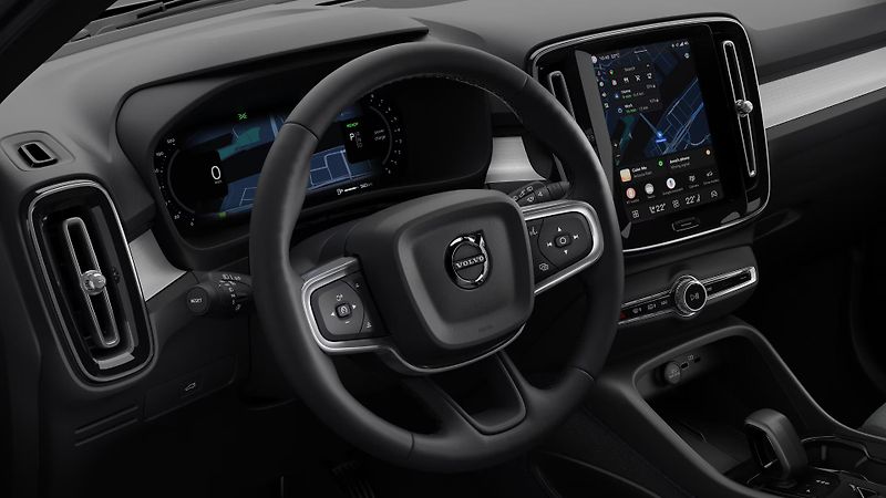 Volvo XC40 (2026) B3 BLACK EDITION PLUS AUT - fotka 8 z 17