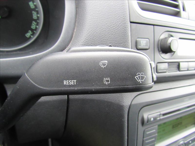 Škoda Fabia 1,4 16V 63kW Style Combi - fotka 19 z 26