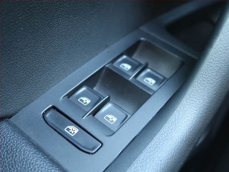Škoda Octavia (2019) 1.6 TDI, Serv.kniha, Navi - fotka 16 z 16