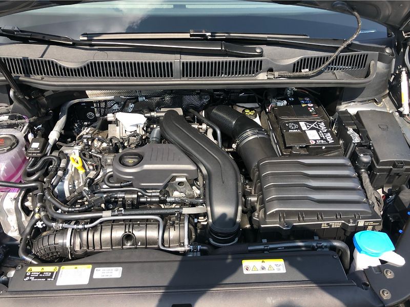 Volkswagen Touran People 1,5 TSI 110 kW EVO2 7DS - fotka 27 z 30