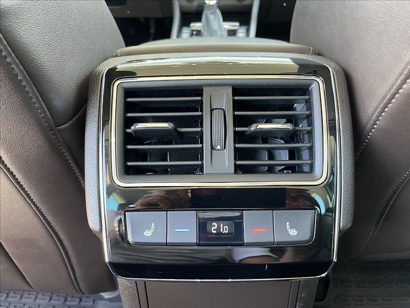 Škoda Superb 2,0 TDI 140KW 4X4 L&K DSG,ČR. - fotka 28 z 36