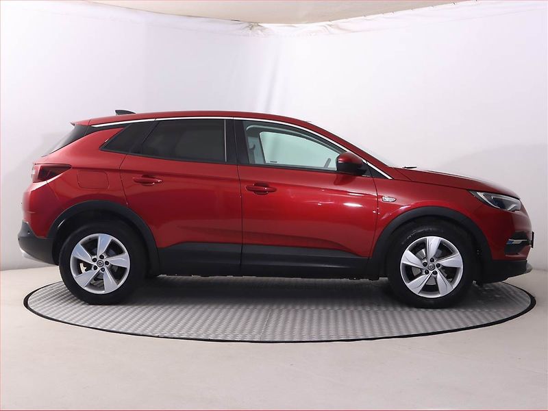 Opel Grandland X (2018) Elegance 1.2 Turbo, Automat - fotka 6 z 24