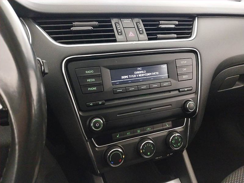 Škoda Octavia (2013) Ambition Plus 1.6 TDI - fotka 12 z 18