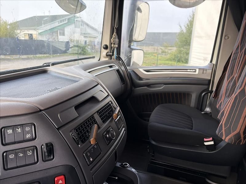 DAF XF 530 4x2 Spacecab - fotka 11 z 22