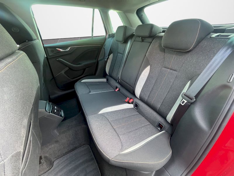 Škoda Kamiq (2025) 1.5 TSI 110 kW Top Selection - fotka 25 z 33