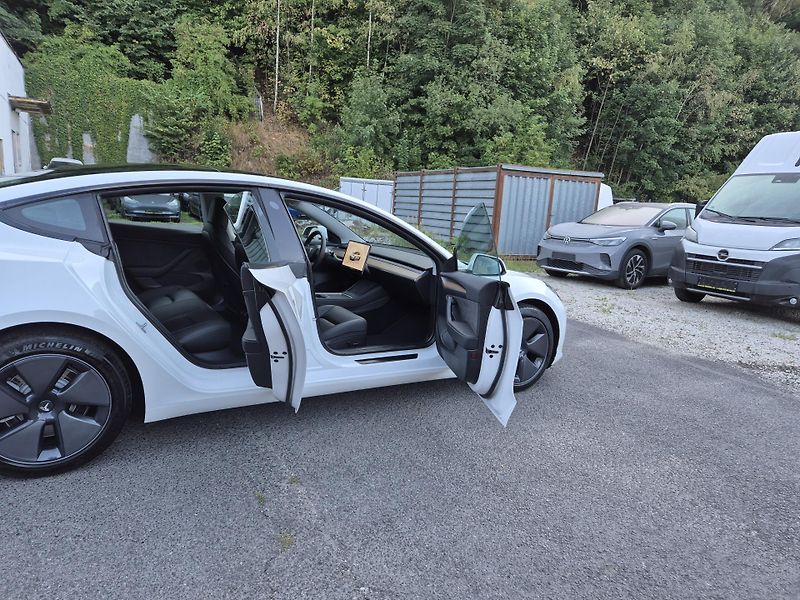 Tesla Model 3 LONG RANGE DUAL MOTOR TZ 94,2% - fotka 17 z 49