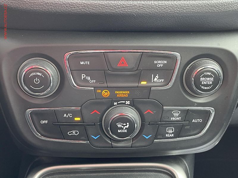 Jeep Compass (2018) 1.6 M-Jet, Longitude, TZ - fotka 14 z 20