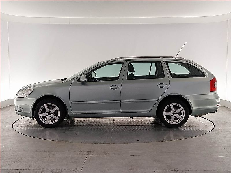 Škoda Octavia (2010) 2.0 TDI, 4X4, Tempomat - fotka 3 z 19