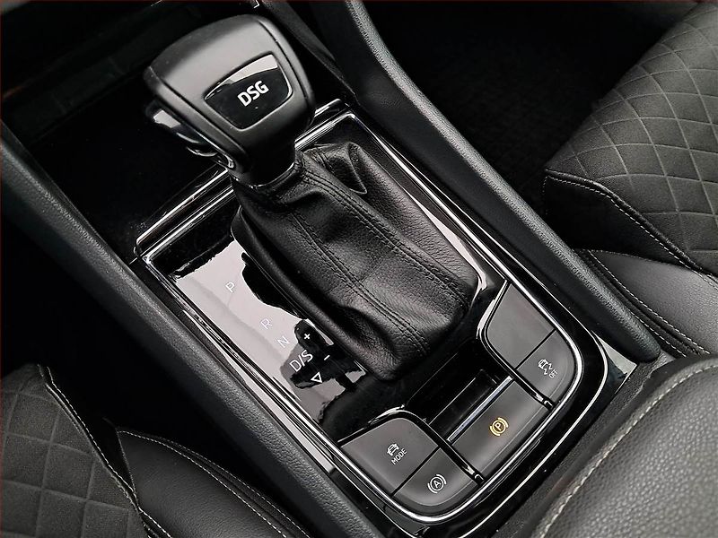 Škoda Karoq (2018) Style 1.5 TSI, Automat - fotka 16 z 23