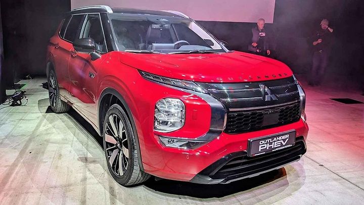 Mitsubihshi Outlander nové generace vstupuje na český trh.
