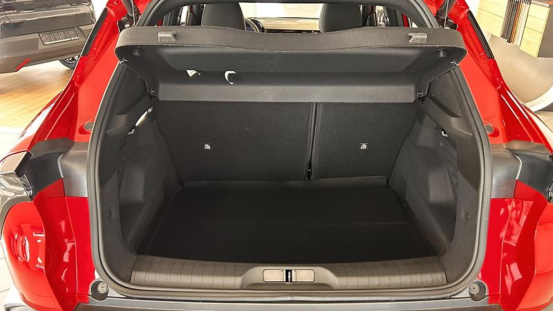 Alfa Romeo Junior 1.2T 145k Ibrida - fotka 14 z 14