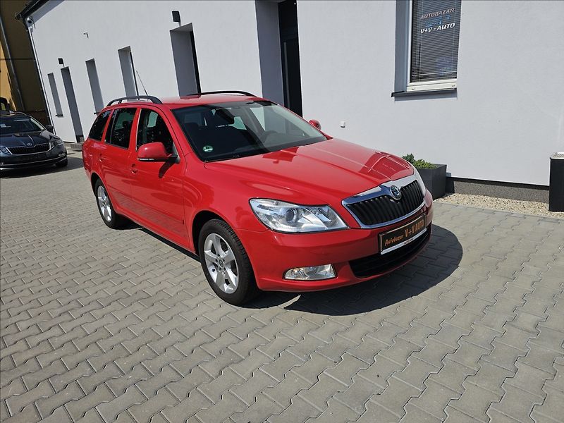 Škoda Octavia II 1,4TSi 90KW Ambition - fotka 1 z 43