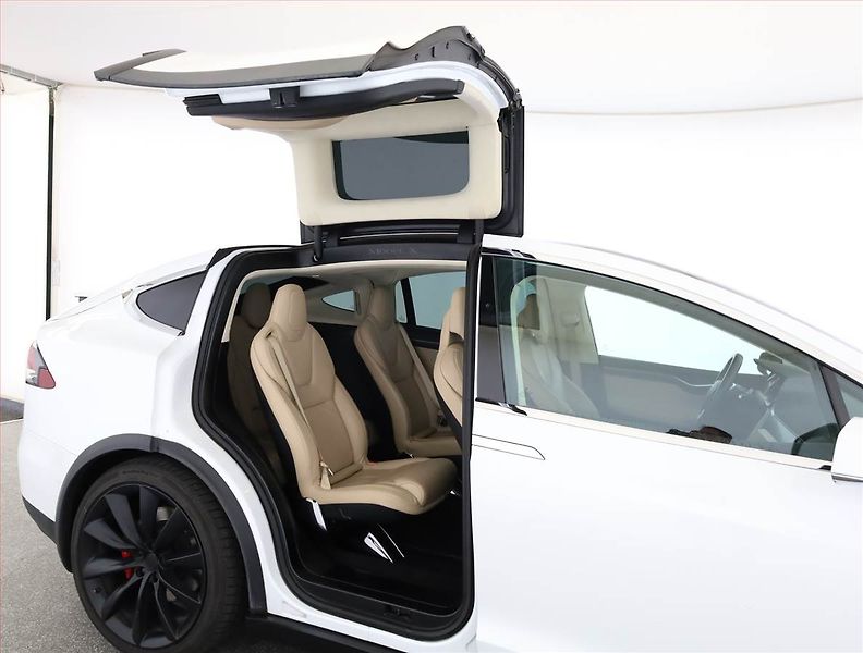 Tesla Model X (2017) P100D, SoH 92% - fotka 23 z 25