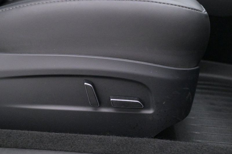 Tesla Model 3 Long Range AWD Highland - fotka 12 z 23