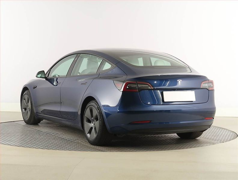 Tesla Model 3 (2021) Std Range Plus 55kWh, SoH 85% - fotka 4 z 32